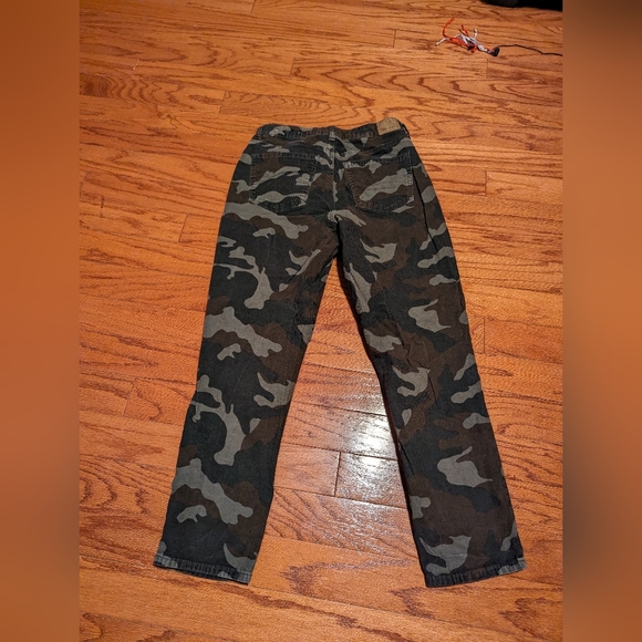 American Eagle camouflage jeans - corduroy - size 8 regular - brown green - mom - Picture 6 of 13